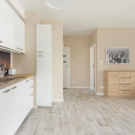 Metro Wilanowska Comfortable By Bookinghost Apartamento