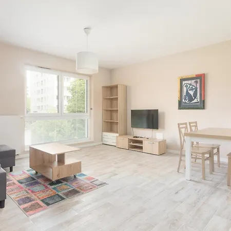 Metro Wilanowska Comfortable By Bookinghost Appartement