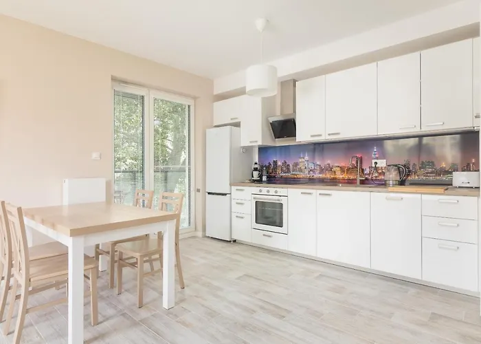 Metro Wilanowska Comfortable By Bookinghost *