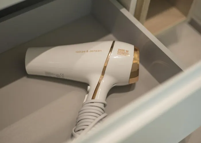 Metro Wilanowska Comfortable By Bookinghost